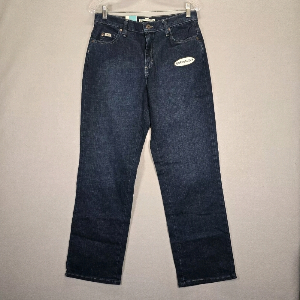 Lee Women's 8 Long Straight Leg Relaxed Fit  Premium Rinse Blue Jeans New